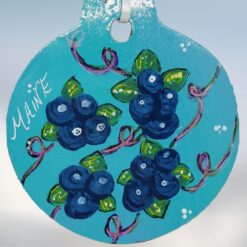 Blueberries-on-Wood-Blue-Wood-Circle-Ornament_Christmas_Vacation_Shop_Bar_Harbor_Maine
