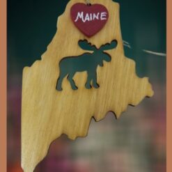 Moose-with-Heart-on-Maine-State-Wood-Ornament-e1769604949963_Christmas_Vacation_Shop_Bar_Harbor_Maine